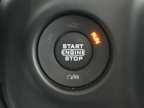 Used 2023 Jeep Gladiator Sport AWD/4WD image 33