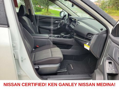 Certified 2026 Nissan Rogue SV AWD/4WD image 47