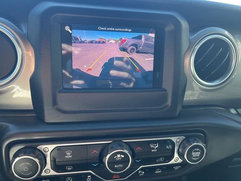 Used 2020 Jeep Gladiator Overland w/ Safety Group image 21