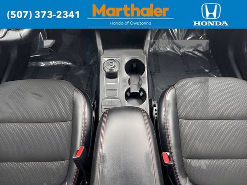 Used 2025 Ford Escape ST-Line AWD/4WD image 25