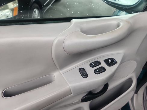 Used 1997 Ford F150 XLT image 11