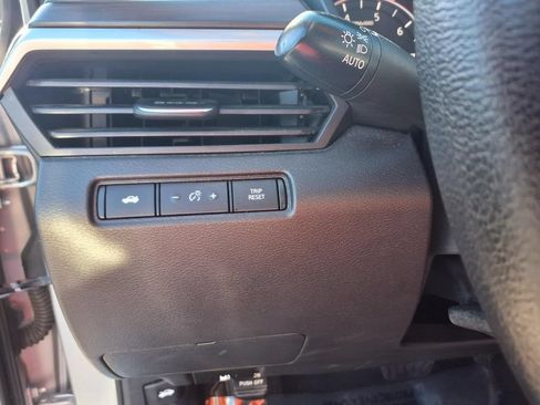 Used 2024 Nissan Altima 2.5 SV FWD image 13