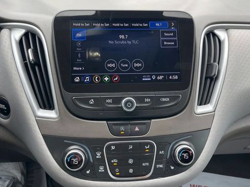 Used 2025 Chevrolet Malibu LT FWD image 15
