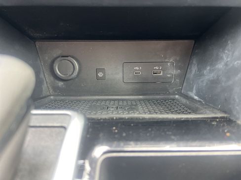 Used 2023 Nissan Pathfinder SL AWD/4WD image 7