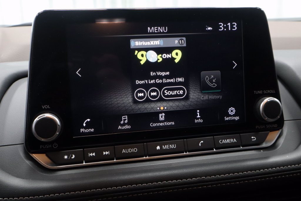 Used 2023 Nissan Rogue SV AWD/4WD image 3