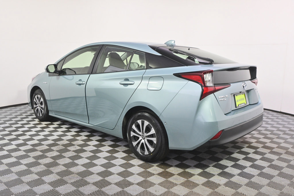 Used 2020 Toyota Prius XLE AWD/4WD image 3