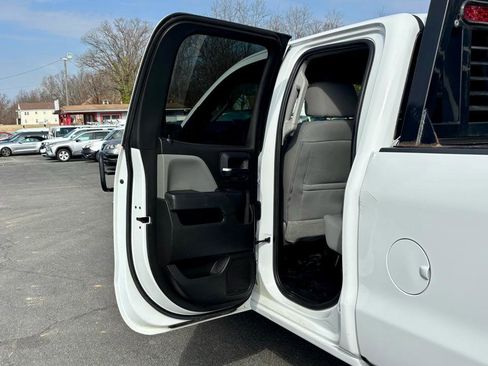 Used 2019 Chevrolet Silverado 2500 W/T w/ WT Convenience Package image 17