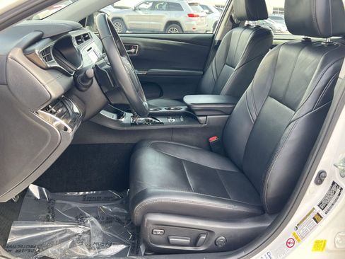 Used 2017 Toyota Avalon Limited w/ Carpet Mat Package image 11