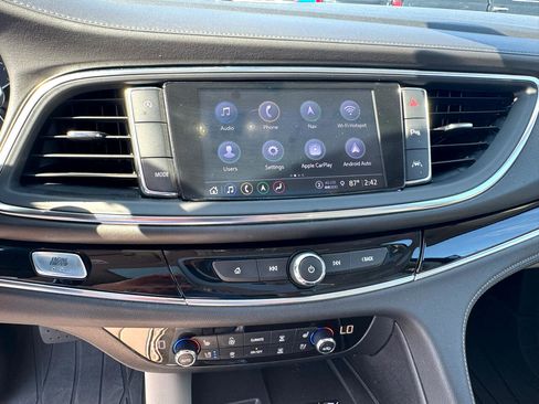 Used 2023 Buick Enclave Avenir w/ Avenir Technology Package image 28