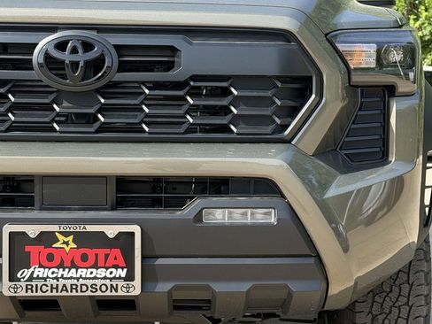 New 2026 Toyota Tacoma TRD Off-Road AWD/4WD image 9