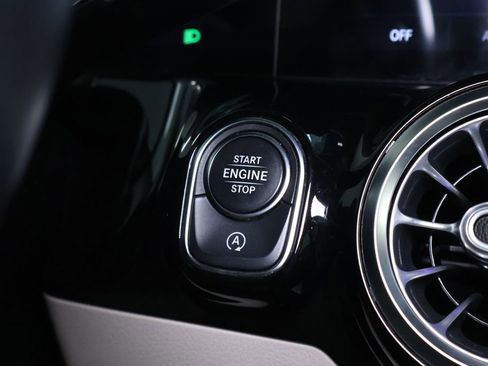 Used 2021 Mercedes-Benz GLA 250 4MATIC w/ Premium Package image 31