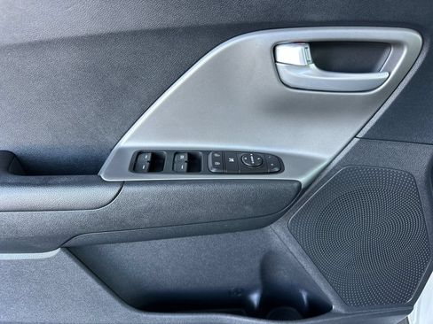 Used 2019 Kia Niro LX FWD image 11