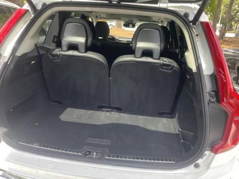 Used 2025 Volvo XC90 B5 Core AWD/4WD image 10
