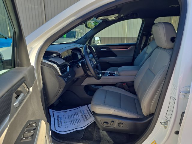 Used 2026 GMC Acadia Elevation w/ Elevation Premium Package FWD image 13