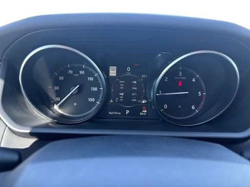 Used 2017 Land Rover Discovery HSE AWD/4WD image 16