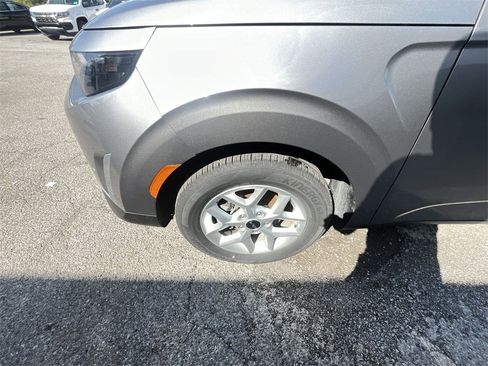 Used 2024 Kia Soul LX w/ Option Group 015 image 10
