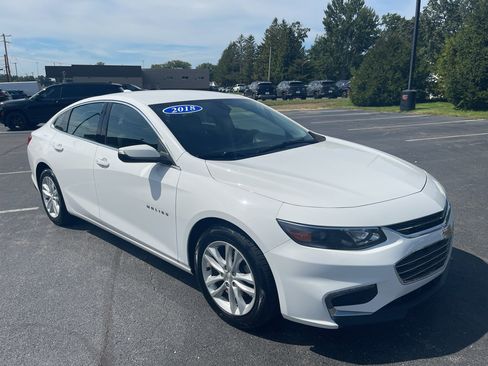 Used 2018 Chevrolet Malibu LT FWD image 3