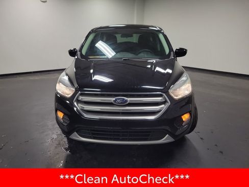 Used 2017 Ford Escape SE image 3