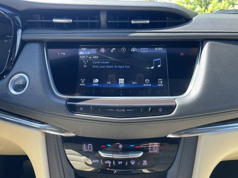 Used 2019 Cadillac XT5 FWD image 16