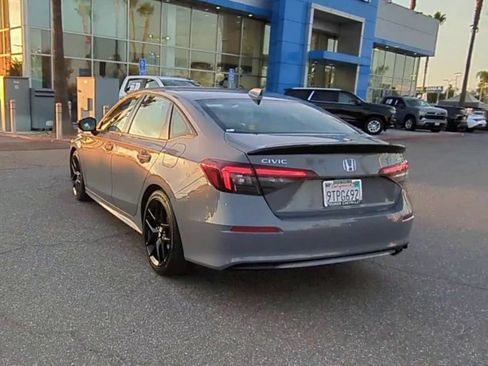 Used 2025 Honda Civic Sport image 6