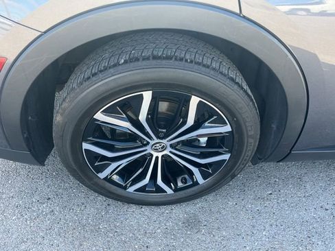 Used 2024 Toyota Crown XLE image 17