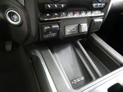 Used 2021 GMC Sierra 1500 AT4 w/ AT4 Premium Package AWD/4WD image 29