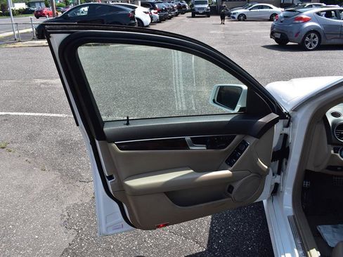 Used 2014 Mercedes-Benz C 300 4MATIC Sedan image 20