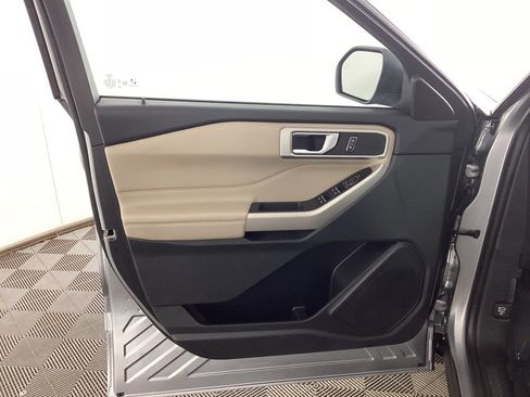 Used 2023 Ford Explorer XLT w/ Equipment Group 202A image 17