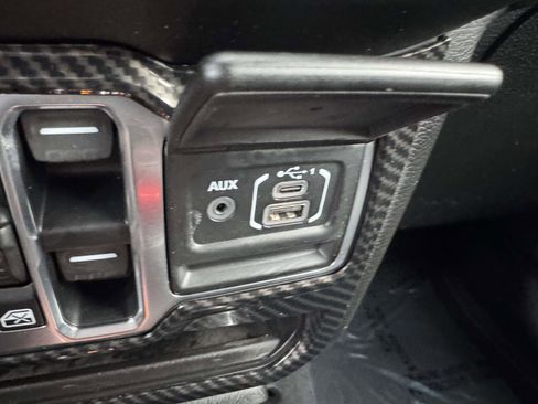 Used 2020 Jeep Wrangler Unlimited Sport image 37
