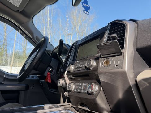 Used 2018 Ford F150 XLT w/ Equipment Group 302A Luxury image 39