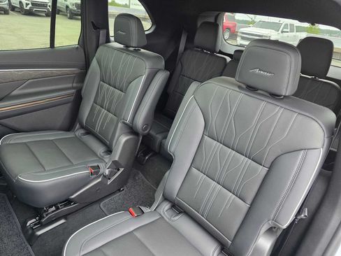 Used 2026 Buick Enclave Avenir w/ Super Cruise Package AWD/4WD image 17
