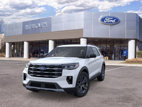 New 2026 Ford Explorer Active w/ Active Comfort Package AWD/4WD image 2