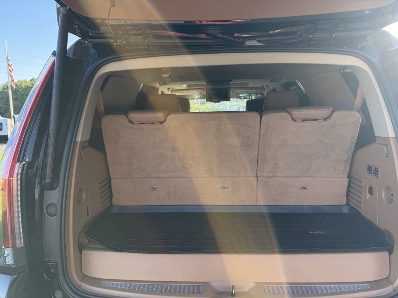 Used 2015 Cadillac Escalade Platinum AWD/4WD image 11