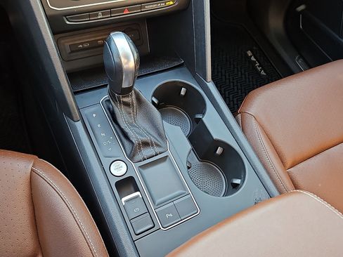 Used 2021 Volkswagen Atlas SE w/ Panoramic Sunroof Package image 15