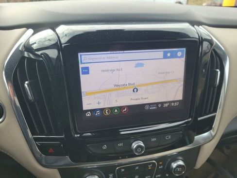 Used 2023 Chevrolet Traverse LT w/ LT Premium Package image 17