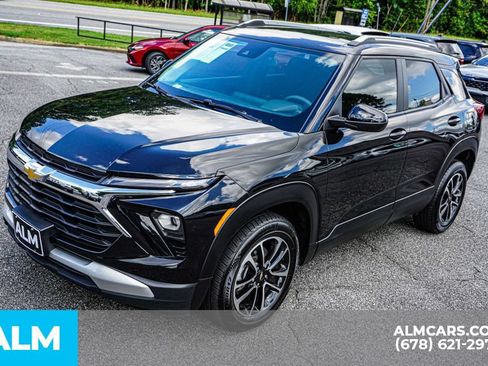 Used 2025 Chevrolet TrailBlazer LT AWD/4WD image 14