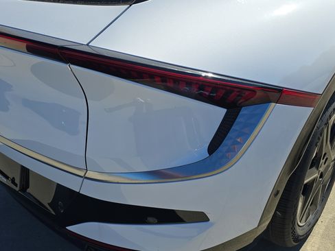 New 2025 Kia EV6 Wind image 11