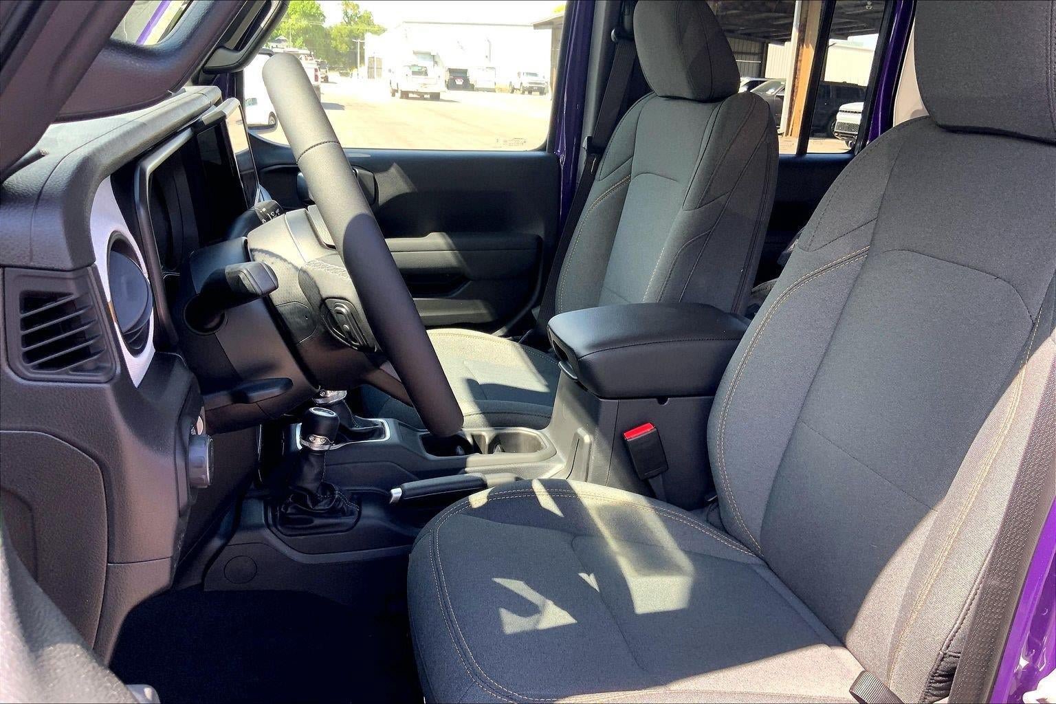 New 2026 Jeep Grand Cherokee Limited w/ Luxury Tech Group II AWD/4WD image 8