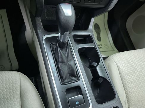 Used 2017 Ford Escape SE w/ Equipment Group 201A image 25