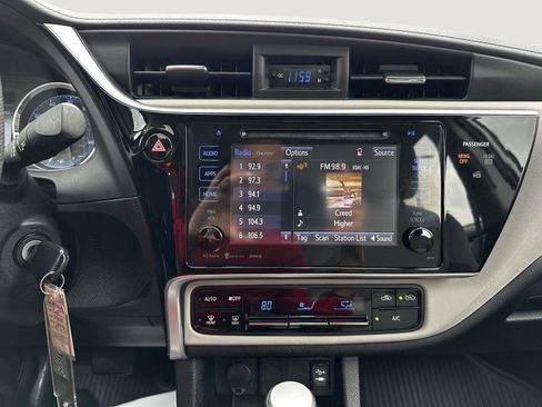 Used 2017 Toyota Corolla LE w/ LE Eco Premium Package FWD image 14