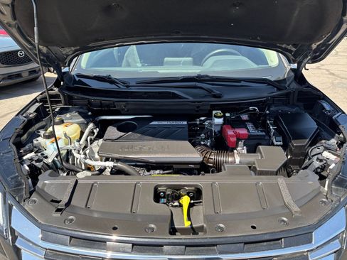 Used 2025 Nissan Rogue SV AWD/4WD image 34