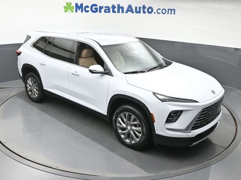 New 2026 Buick Enclave Preferred w/ Super Cruise Package image 3