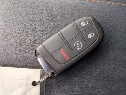 Certified 2018 Jeep Compass Limited image 34