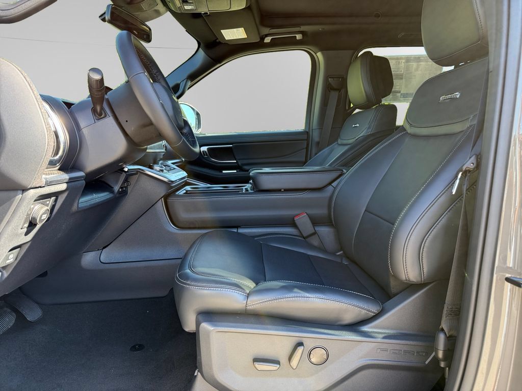 New 2026 Ford Expedition Max Platinum w/ Stealth Performance Package AWD/4WD image 13