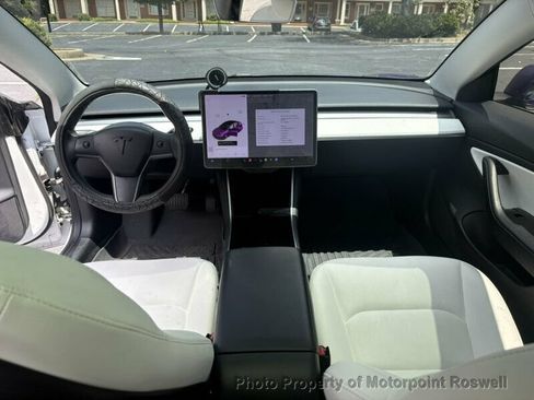Used 2020 Tesla Model 3 Standard Range Plus RWD image 7