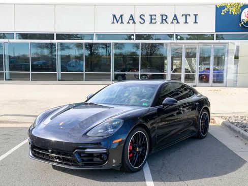 Used 2019 Porsche Panamera GTS image 1