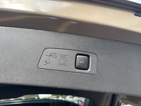 Used 2025 Lincoln Corsair Grand Touring w/ Jet Appearance Package image 9