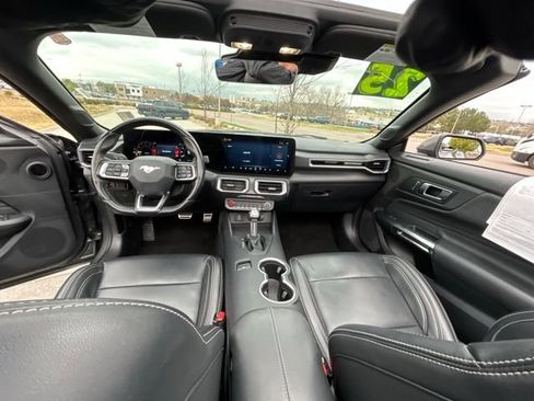 Used 2025 Ford Mustang Premium RWD image 21