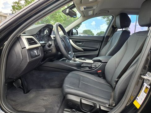 Used 2018 BMW 320i Sedan RWD image 7