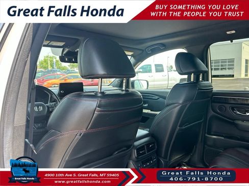 Used 2025 Honda Pilot Black Edition image 21